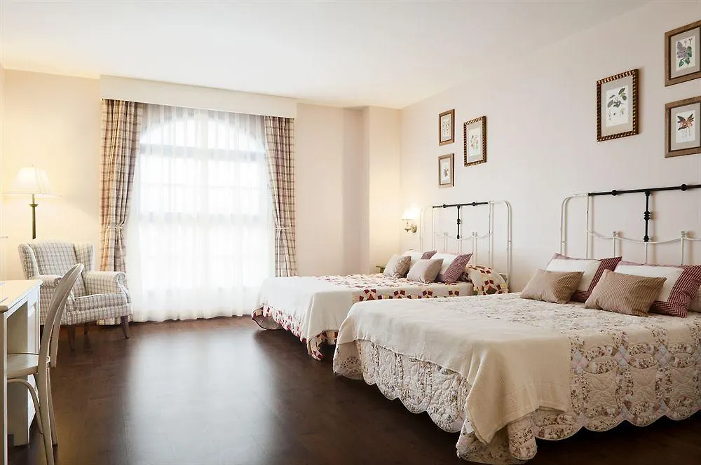 Portaventura Hotel Roulette - Includes Unlimited Access To Portaventura Park & 1 Access To Ferrari Land 萨洛
