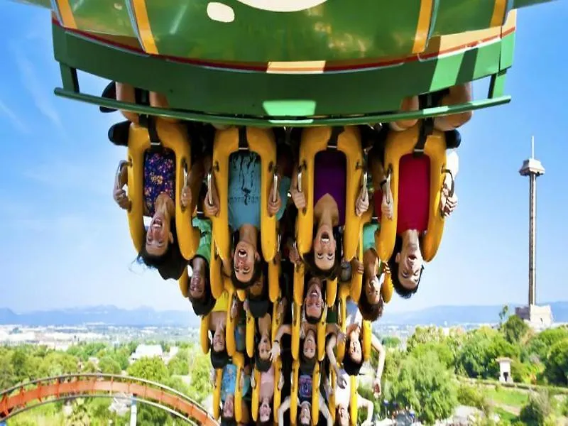 Portaventura Hotel Roulette - Includes Unlimited Access To Portaventura Park & 1 Access To Ferrari Land 萨洛