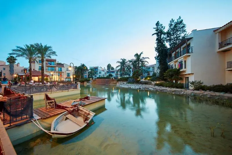 Portaventura Hotel Roulette - Includes Unlimited Access To Portaventura Park & 1 Access To Ferrari Land 萨洛