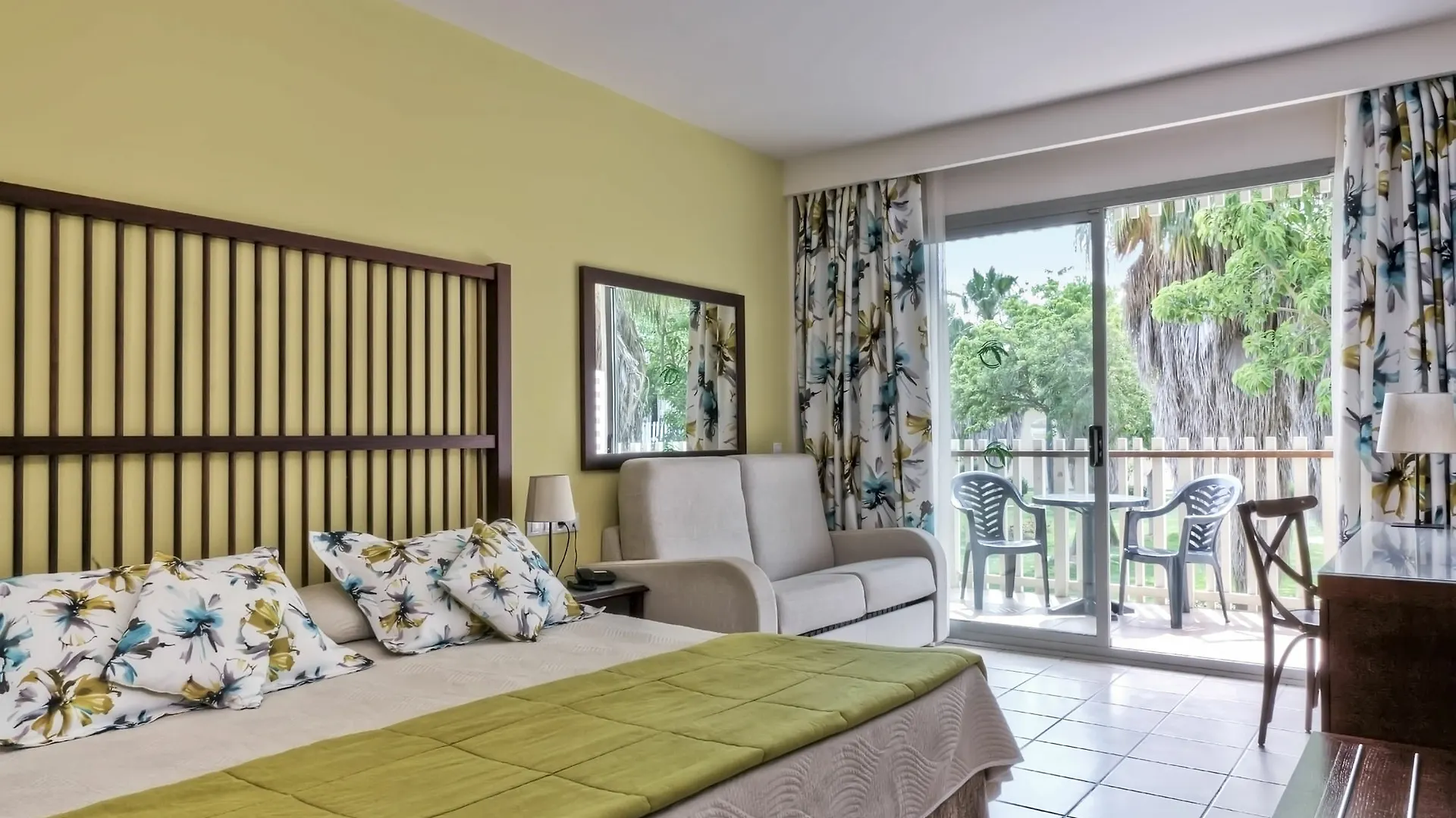 Portaventura Hotel Roulette - Includes Unlimited Access To Portaventura Park & 1 Access To Ferrari Land 萨洛 4*,  西班牙
