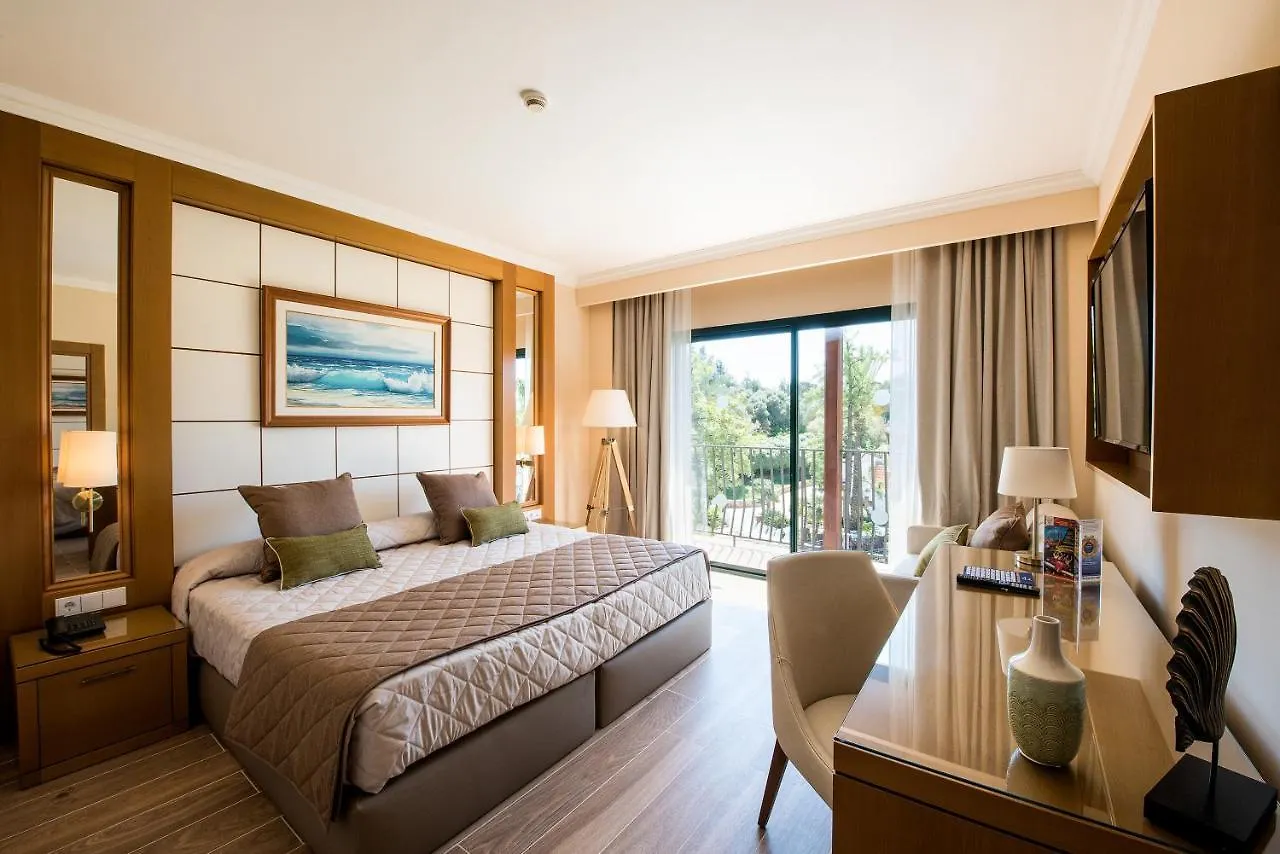 Portaventura Hotel Roulette - Includes Unlimited Access To Portaventura Park & 1 Access To Ferrari Land 萨洛 4*,