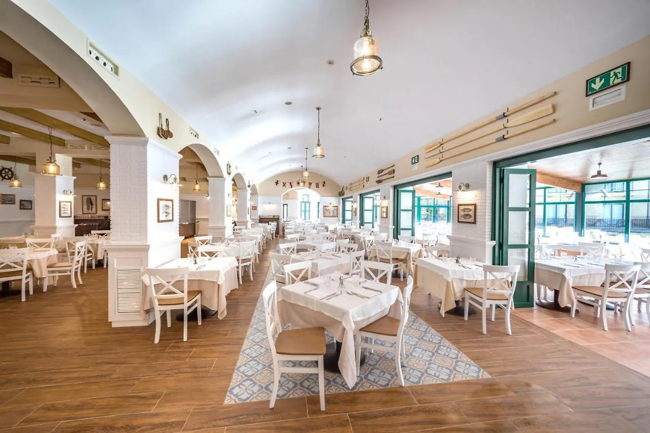 Portaventura Hotel Roulette - Includes Unlimited Access To Portaventura Park & 1 Access To Ferrari Land 萨洛